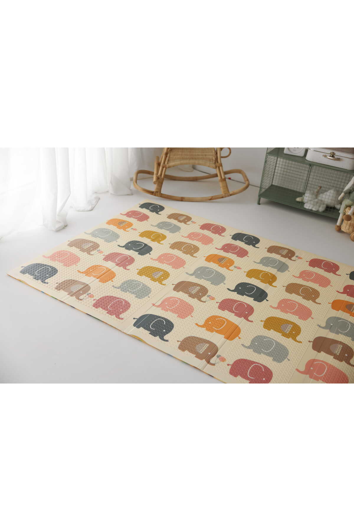 Coolmats Katlanabilir Oyun Matı Çift Taraflı Baloncu Fil Ailesi - Macera Köyü 200x130x1 cm fotoğrafı 4 (önizleme)