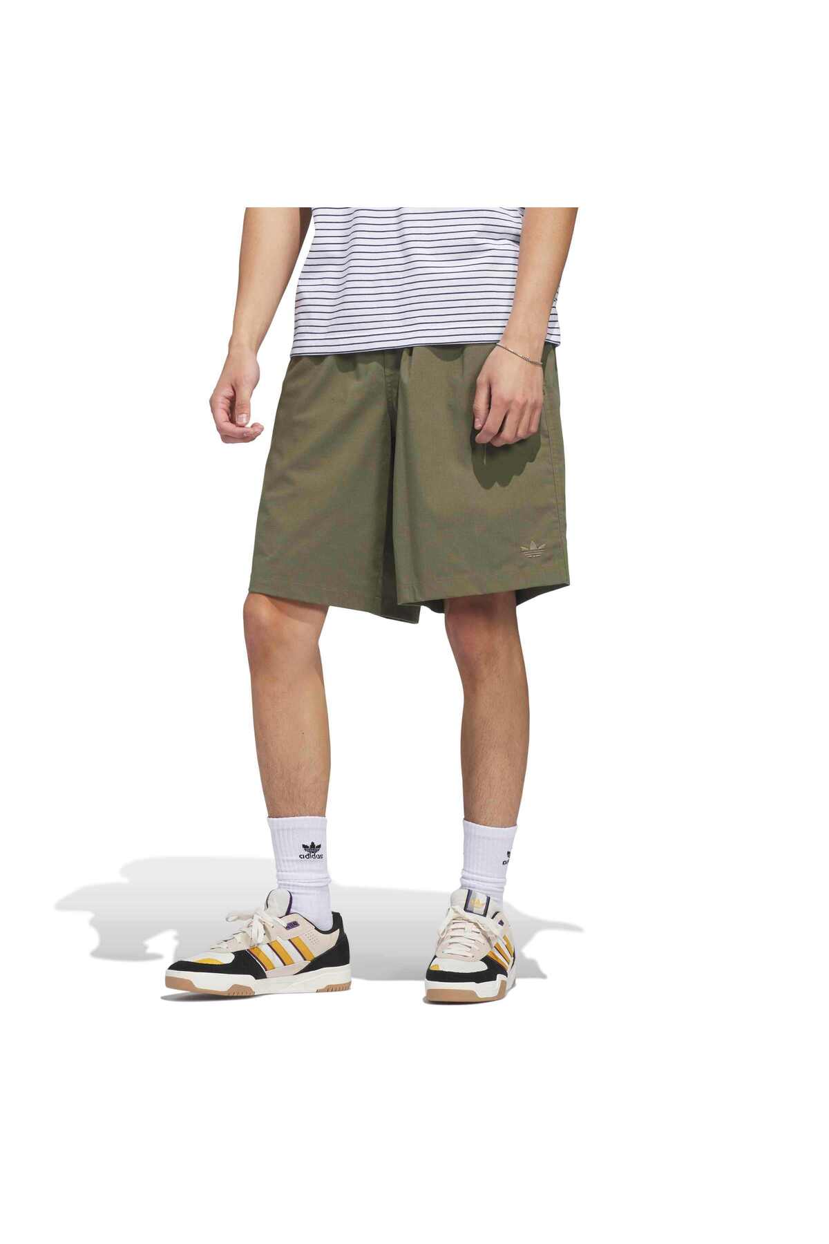 شورت ورزشیمردانهadidasسبز