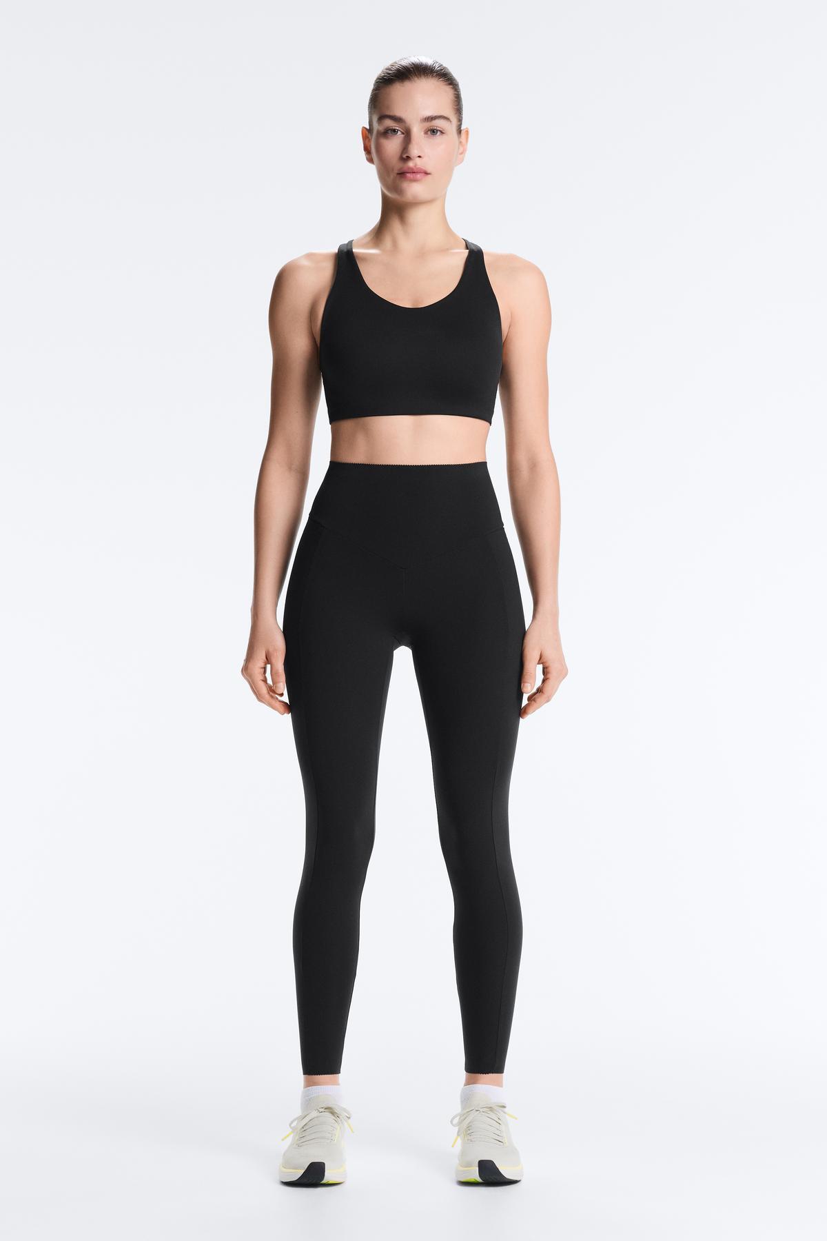 Oysho  Compressive pocket high rise 65 cm bilek hizasında tayt - Görsel 3