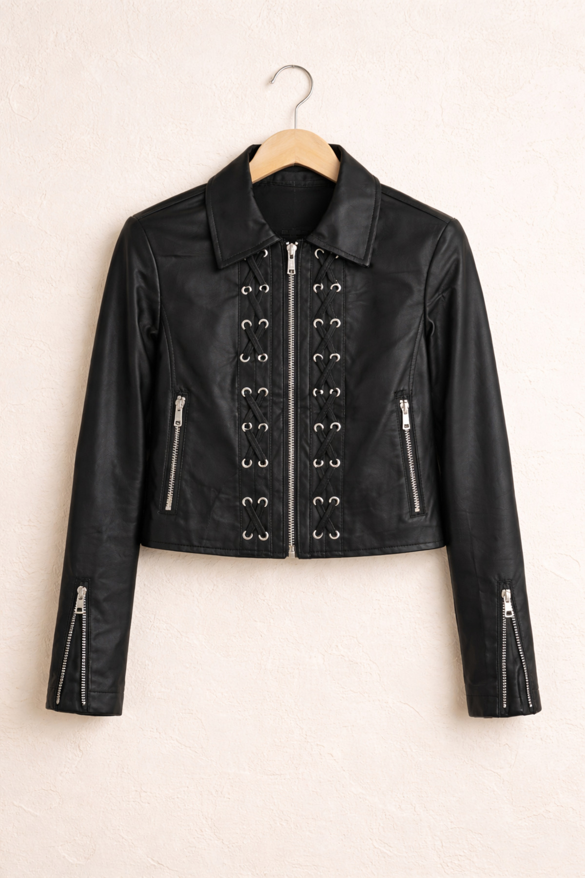 Lijuri  Siyah Önü Dikiş Detaylı Crop Deri Ceket 7108 - Görsel 3