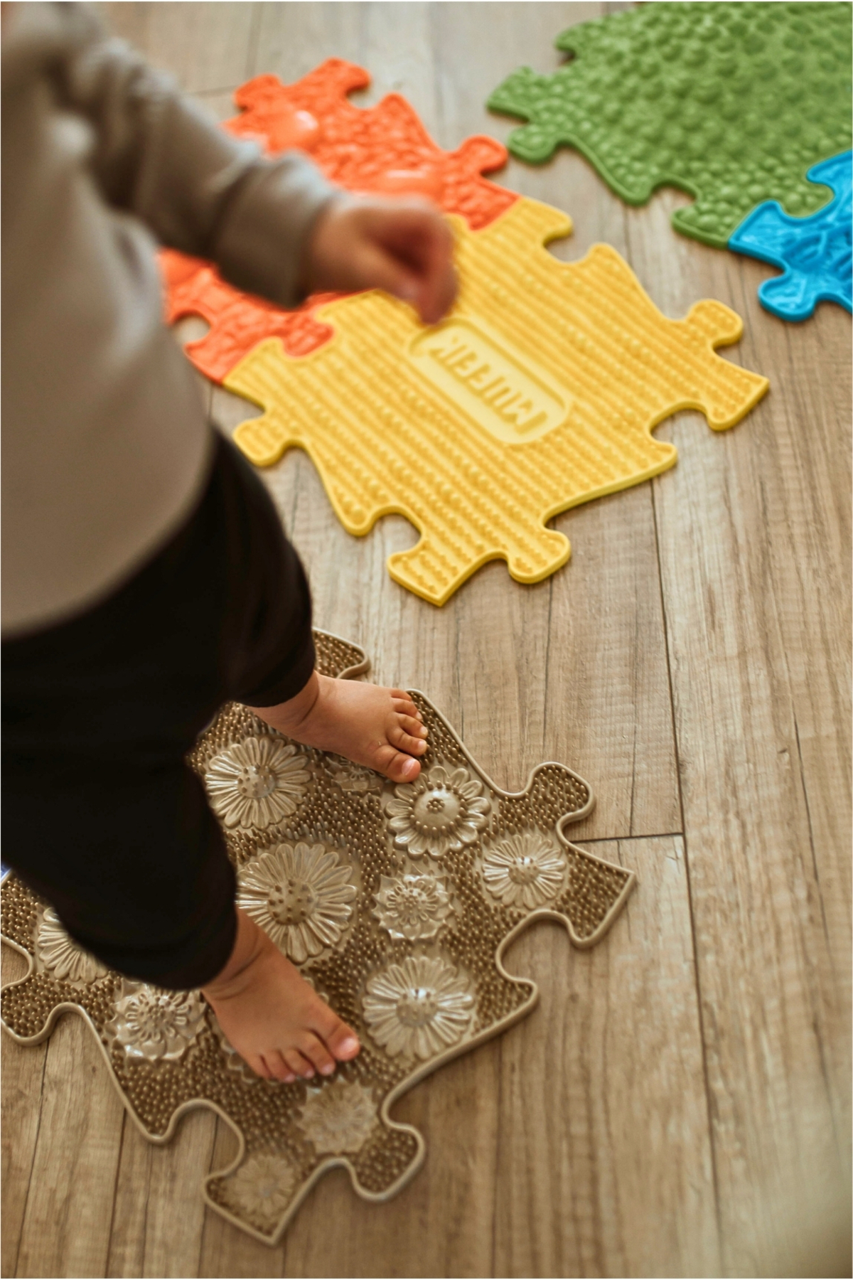 Muffik Baby Mat · 55x80 cm · 6’lı Büyük Duyusal Aktivite Matı | Bebek Tummy Time & Duyu Gelişim Oyun Halısı fotoğrafı 4 (önizleme)