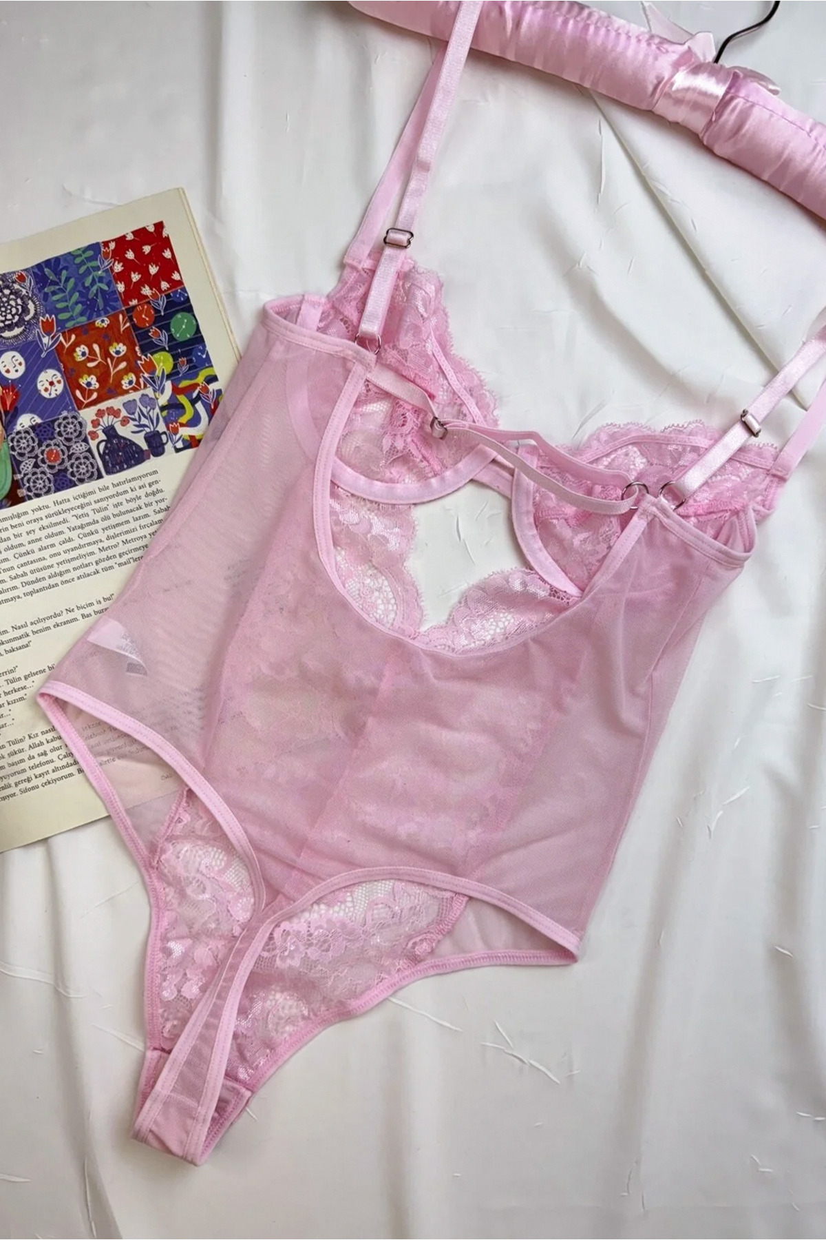 Lorinyo Pembe Dantelli Balenli Kapsız Transparan Çıtçıtlı Bodysuit görsel 3