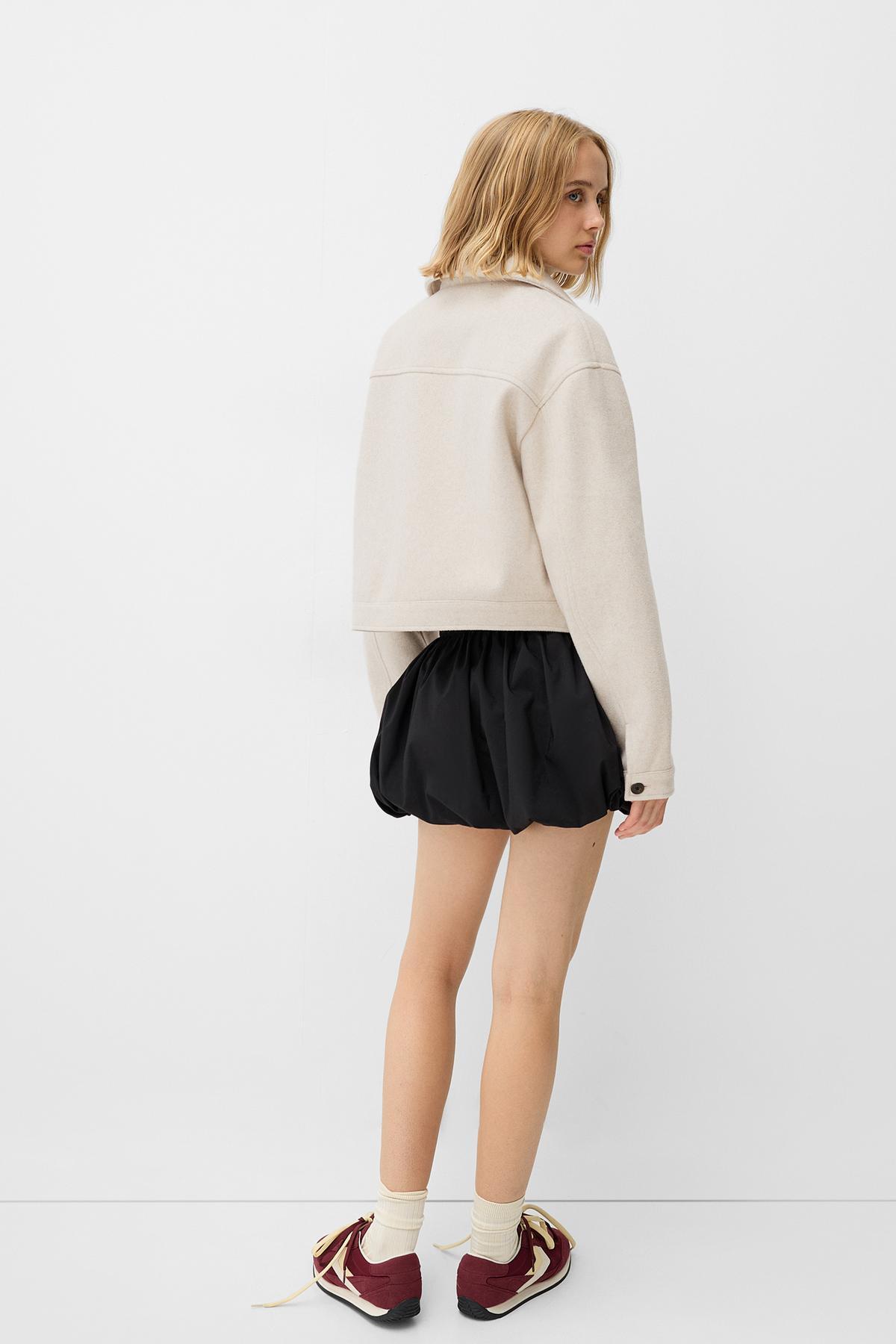 Bershka  Crop kesim yumuşak ceket - Görsel 4