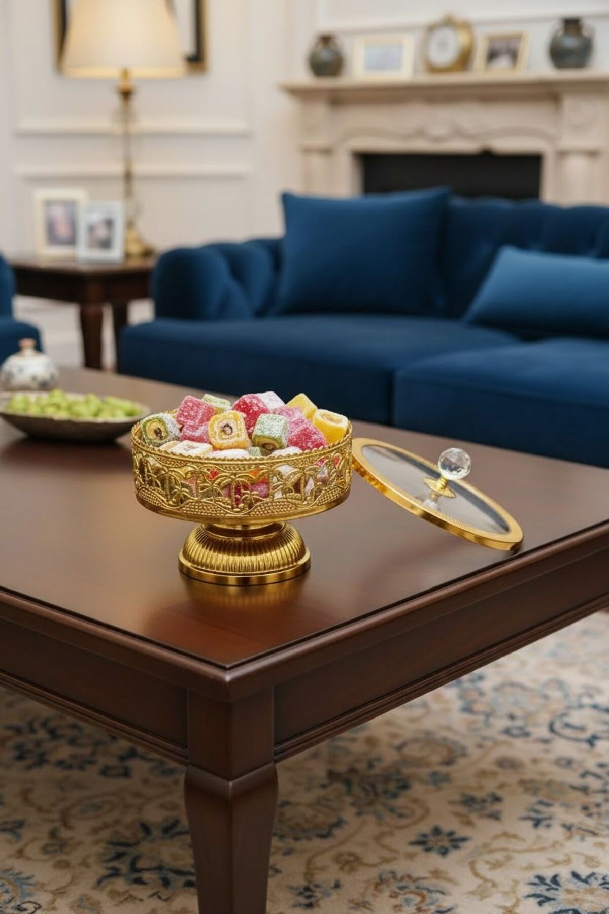 Aynalı Gold Cam Kapaklı Elmas Kulplu Örgü Detaylı Dekoratif Ayaklı Sunumluk