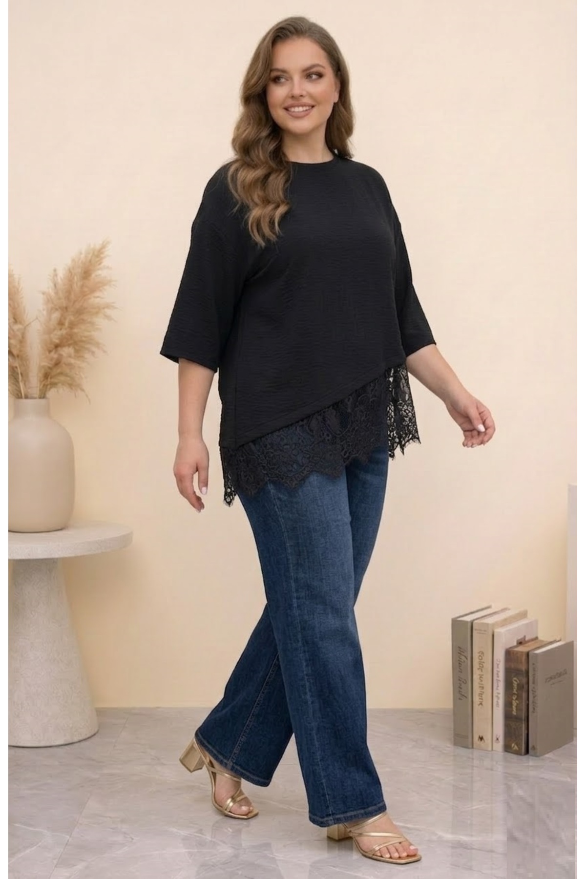 Butik Nilyam  Kadın Büyük Beden Bisiklet Yaka Kısa Kol Yumuşak Modal Kumaş Çapraz Dantel Detaylı Esnek Bluz 26200 - Görsel 8