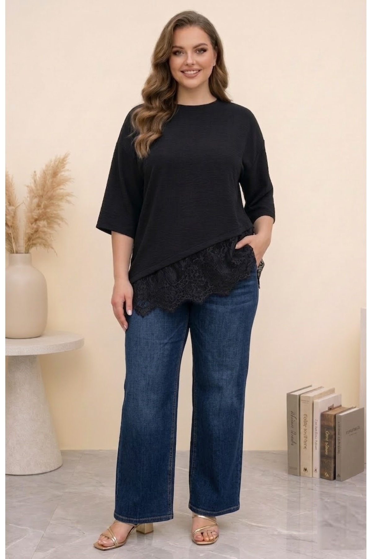 Butik Nilyam  Kadın Büyük Beden Bisiklet Yaka Kısa Kol Yumuşak Modal Kumaş Çapraz Dantel Detaylı Esnek Bluz 26200 - Görsel 6