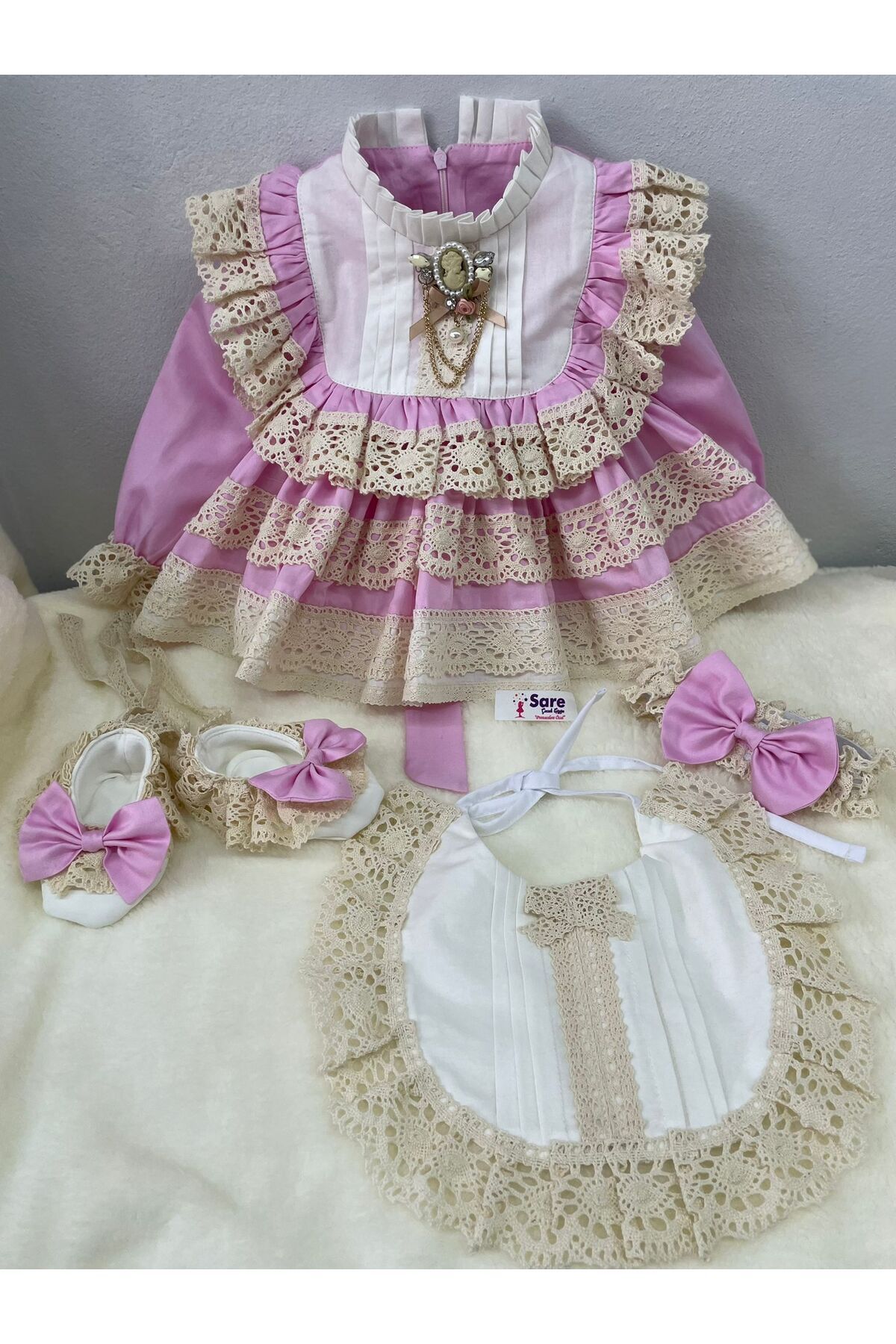 Sare Çocuk Giyim Kız Bebek Elbise Mevlüt Seti Pembe 5 Parça Ayakkabı Toka ve Önlük Takımı (%100 Pamuk) fotoğrafı 4 (önizleme)