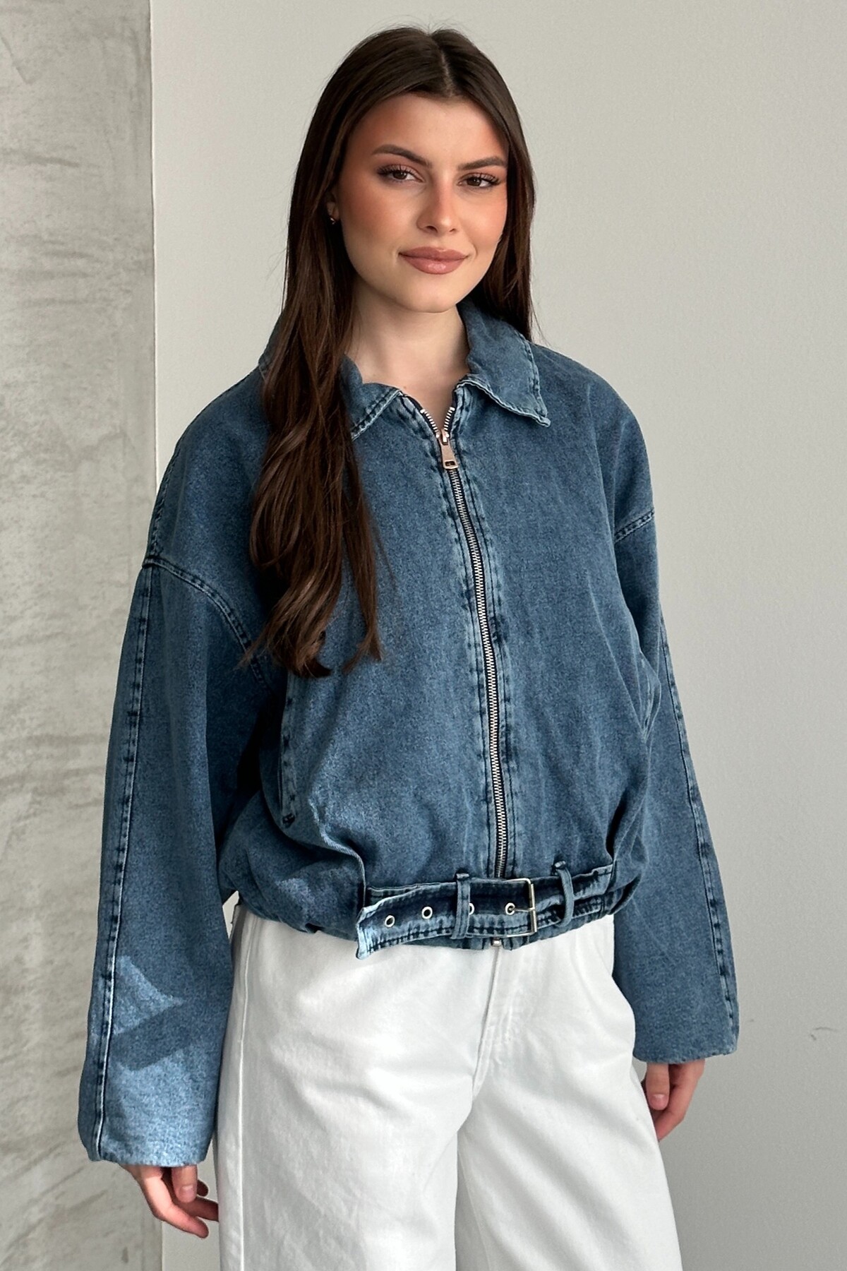 moda armanc  Kadın Oversize Bomber Jean Ceket – Kemer Detaylı Denim Kot Ceket - Görsel 5