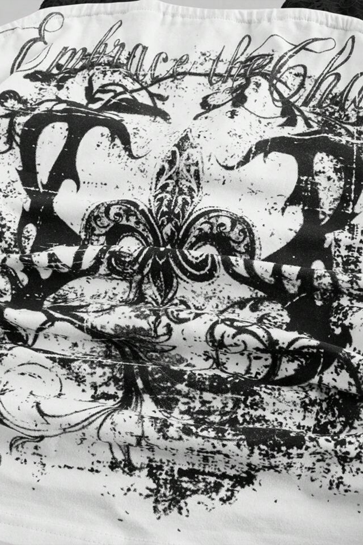 Köstebek  Beyaz Dantelli Embrace The Chaos Gotik Y2K Boyundan Bağlamalı Crop - Görsel 3