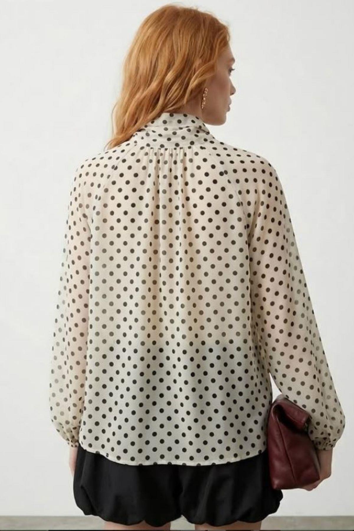 Shopping Shop  Fiyonk Yaka Puantiyeli Şifon Gömlek EKRU - Görsel 3