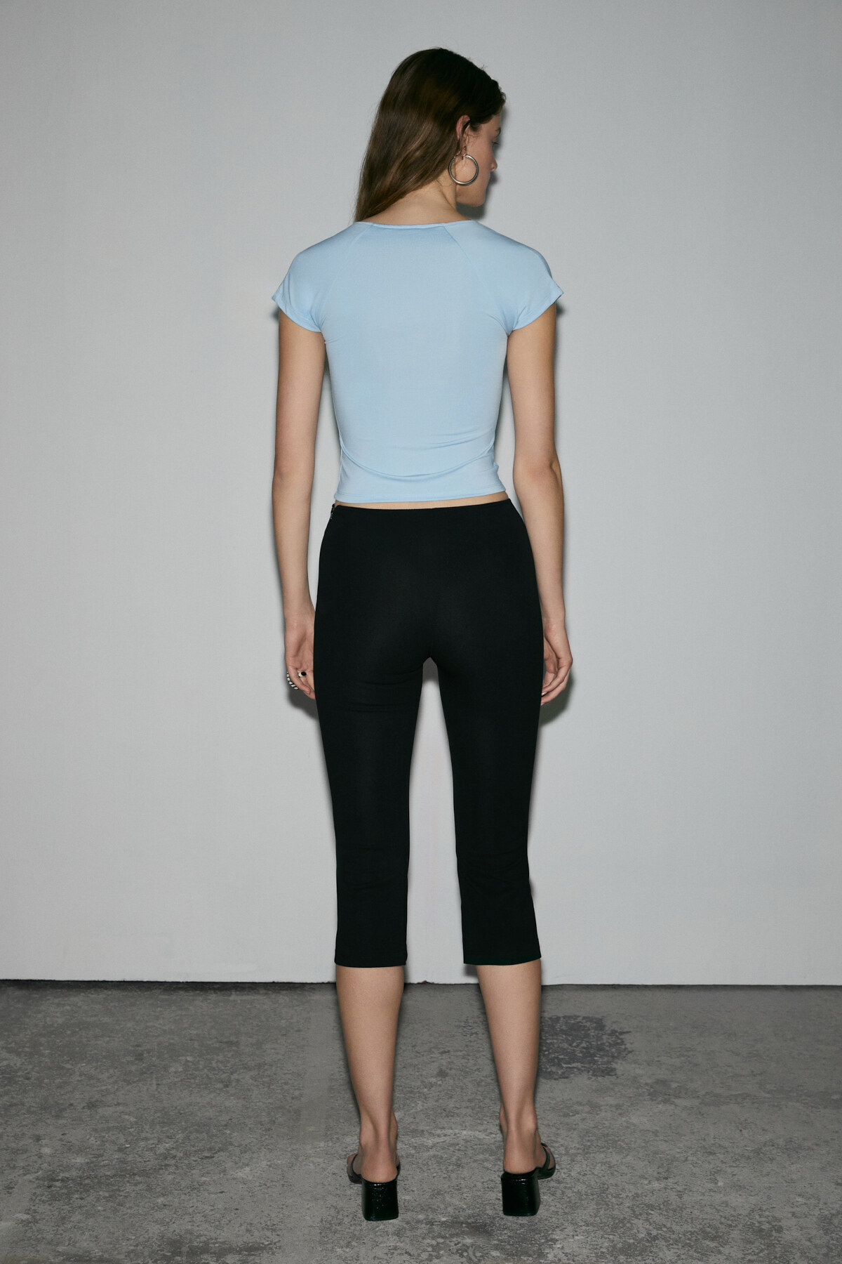 GRIMELANGE  DELABARCA Kadın Yumuşak Kumaşlı Yakadan Bağlama Detaylı Kısa Kollu Mavi Bluz - Görsel 5