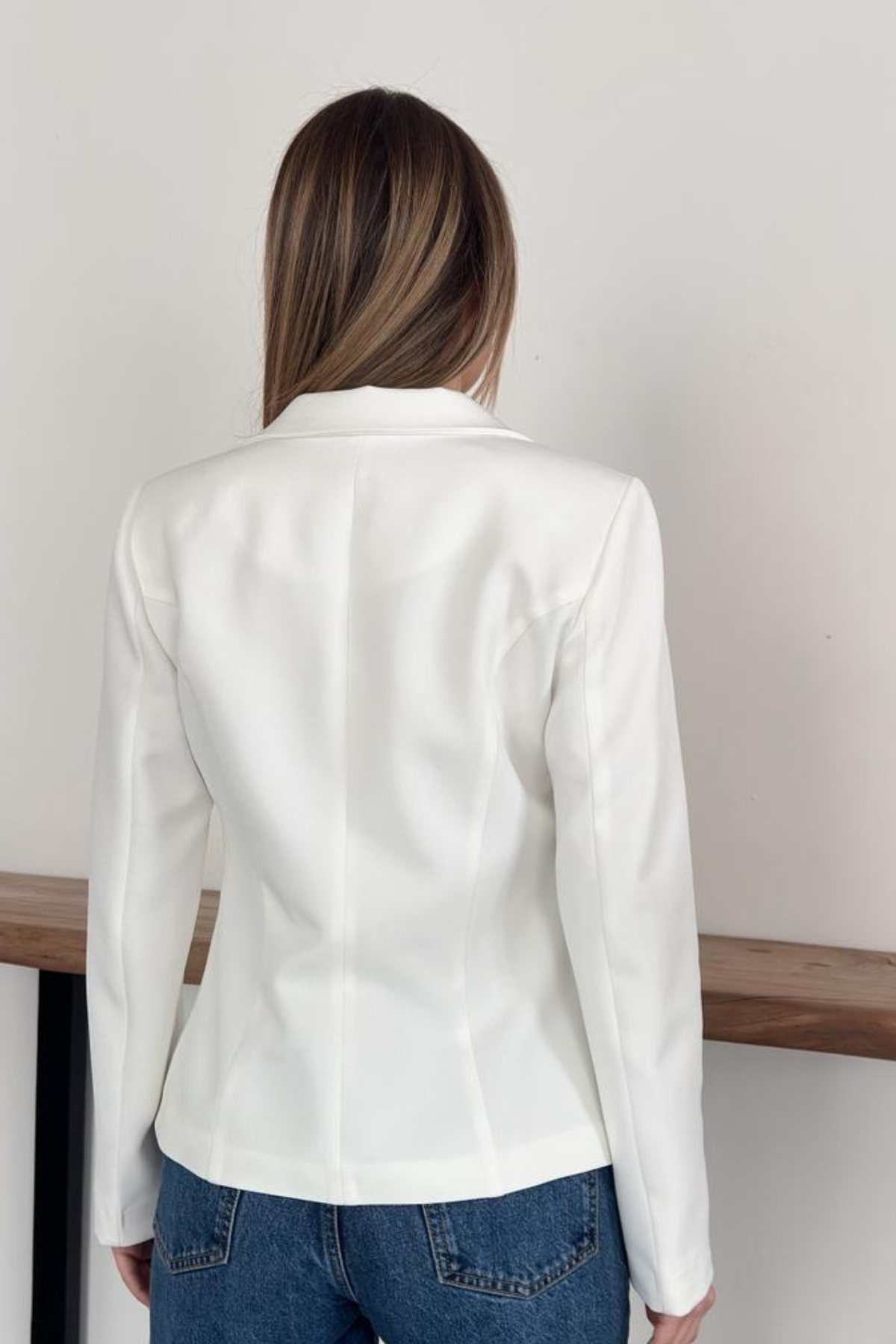 diaves  Beyaz Gold Düğme Detaylı Kruvaze Kesim Dokuma Kumaş Blazer Ceket - Görsel 6