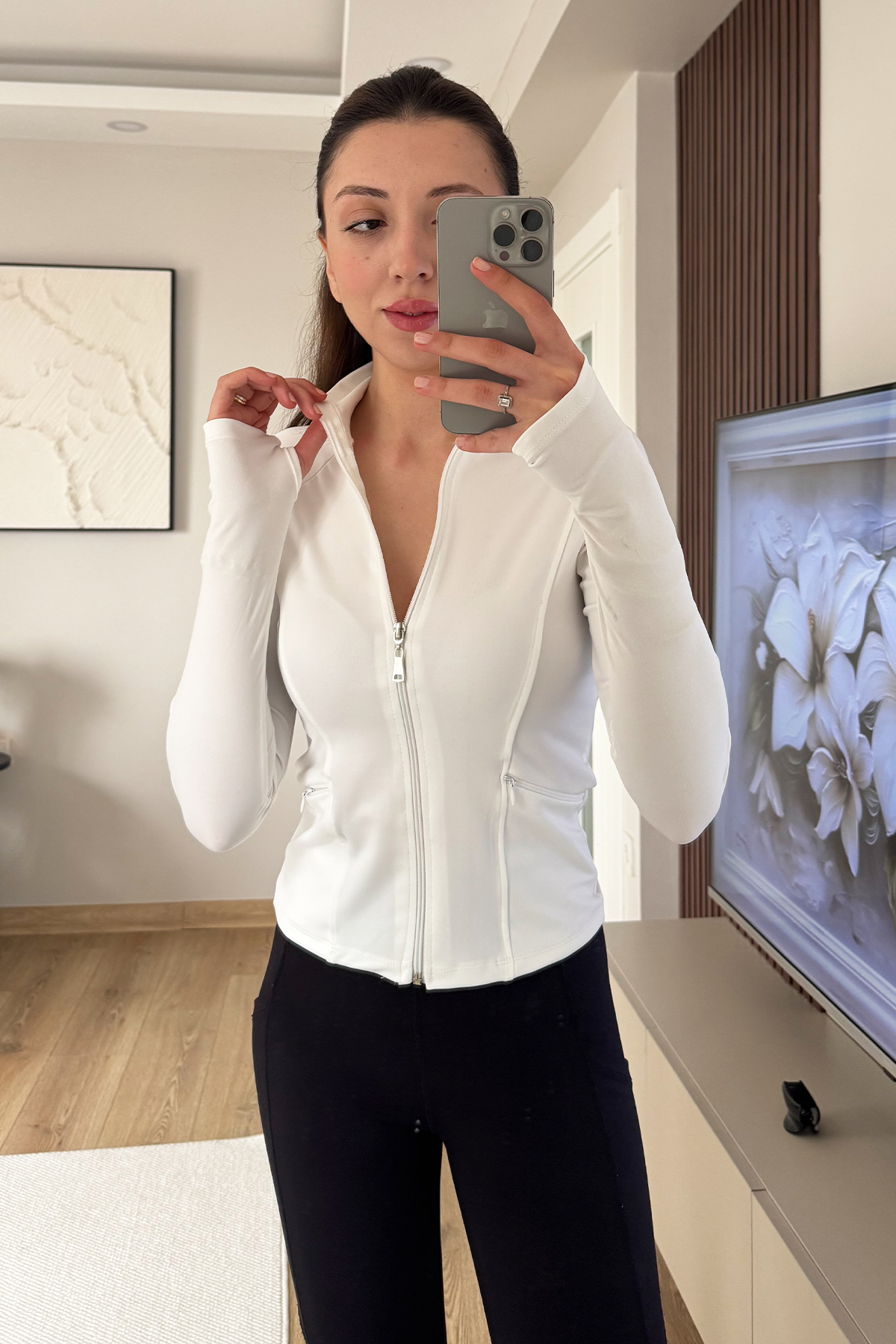 İlayda Toprak  Rover Kadın Uzun Kollu Parmak Geçirmeli Fermuarlı Cepli Beyaz Yoga Fitness Spor Bluz