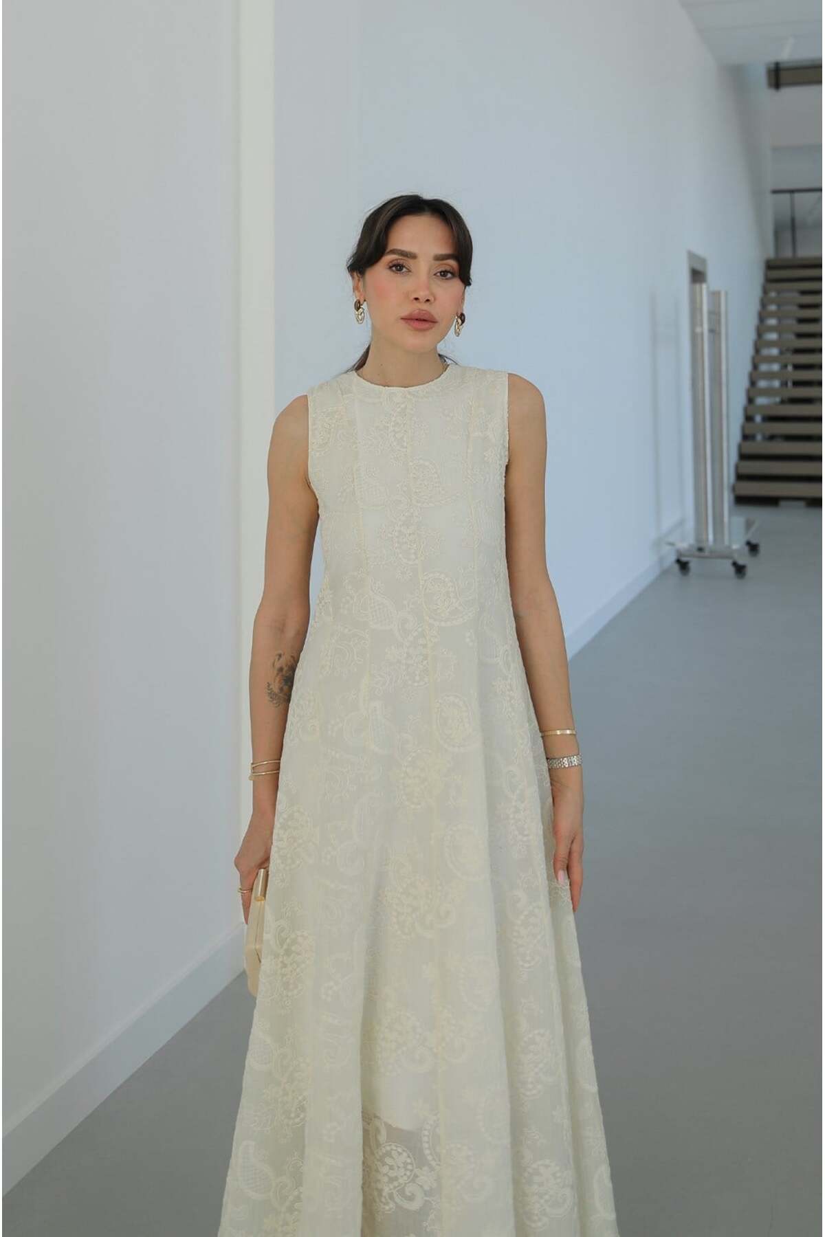 Havoş  Bej Peri Brodeli Sıfır Kollu Elbise - Görsel 5