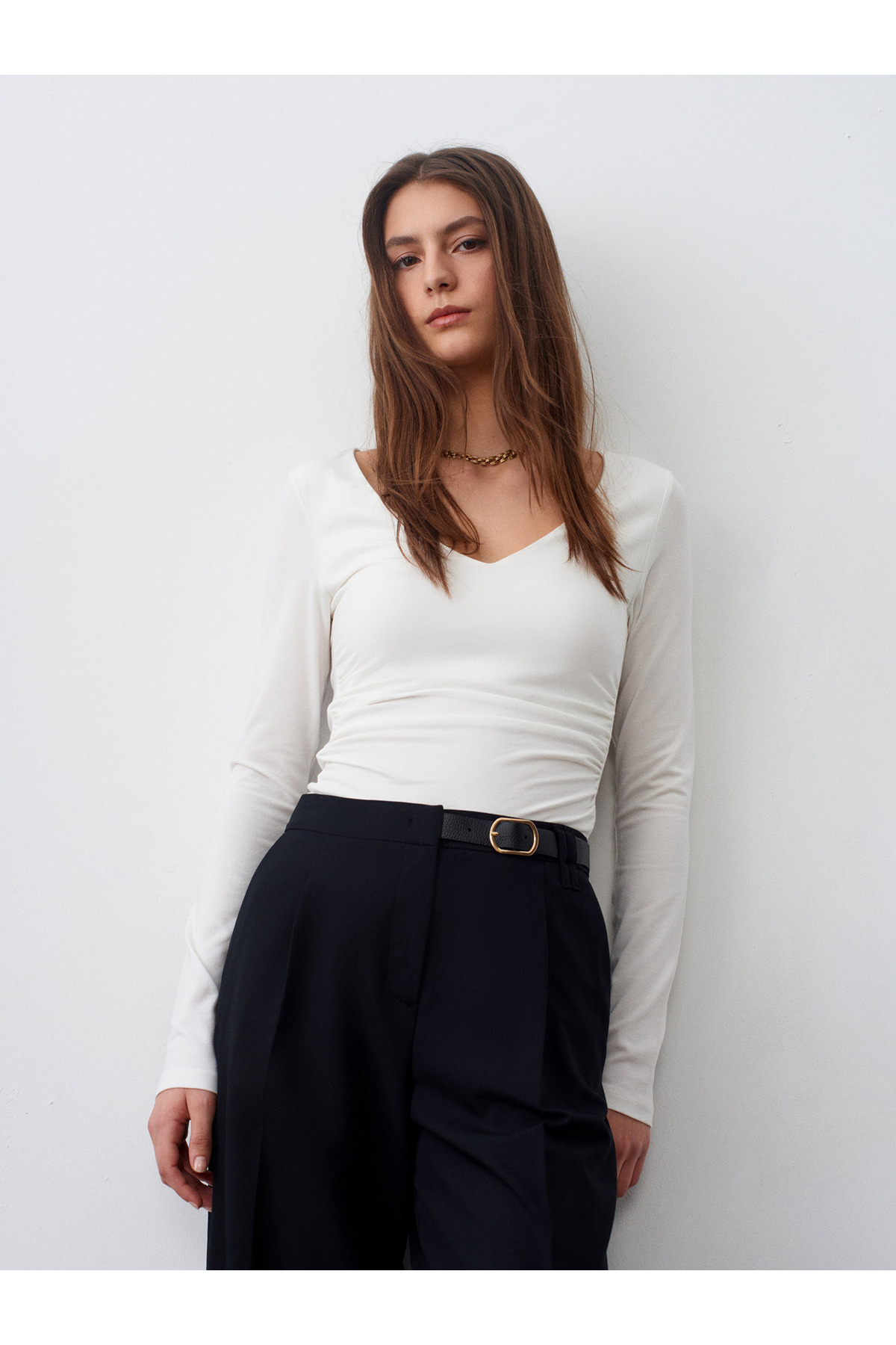 Dilvin 32780 V Yaka Büzgülü Top-Ekru görsel 3