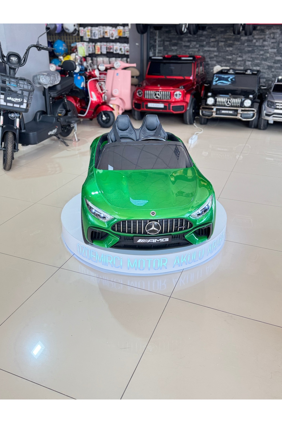 ÖZDEMİRCİ MOTOR AKÜLÜ ARABA MERCEDES LİSANSLI SL 63 24 VOLT AKÜLÜ