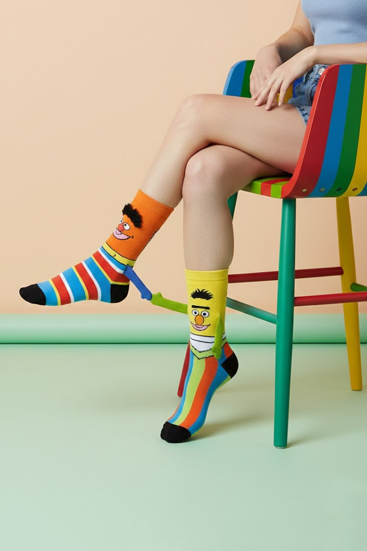 Color Socks 1 Çift Edi İle Büdü Desenli Tüylü Unisex Çorap (Topuksuz) Mıknatıslı El Ele Tutuşan görsel 2