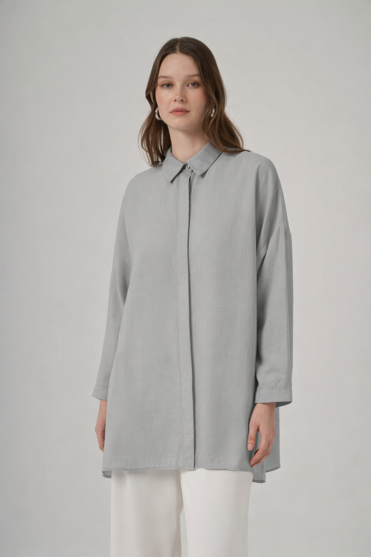 3001 Asymmetrical Cut Concealed Patterned Shirt - Gray