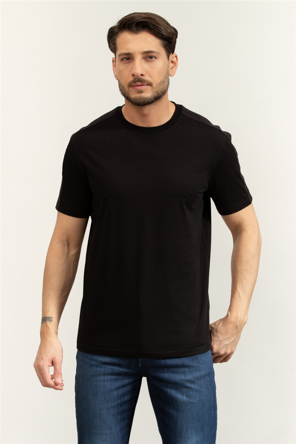 تی‌شرت یقه گرد مردانه مشکی آرمانی اکسچنج تی شرت Armani Exchange