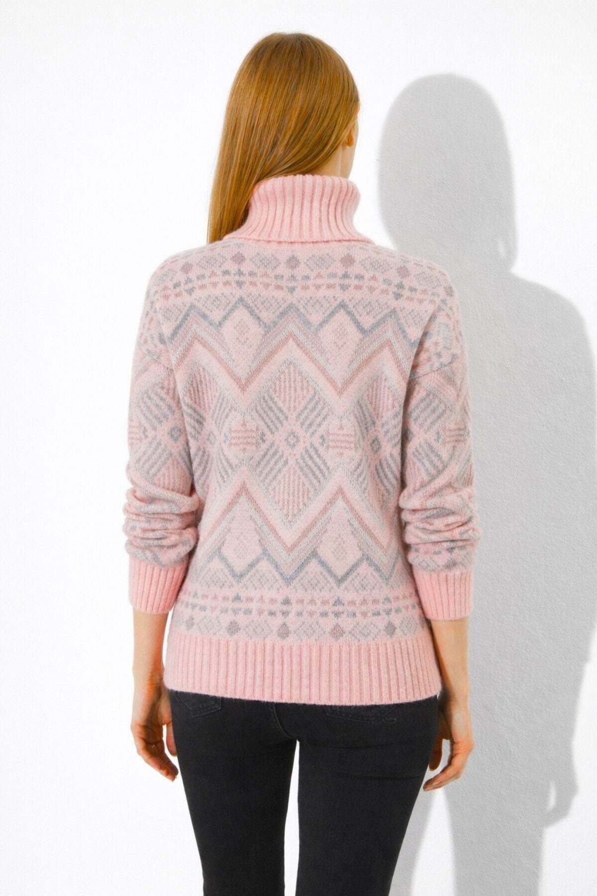 Irmak Kerekli  Kadın Kilim Desenli Yumuşak Dokulu Balıkçı Yaka Triko Kazak 7590 Pembe - Görsel 4