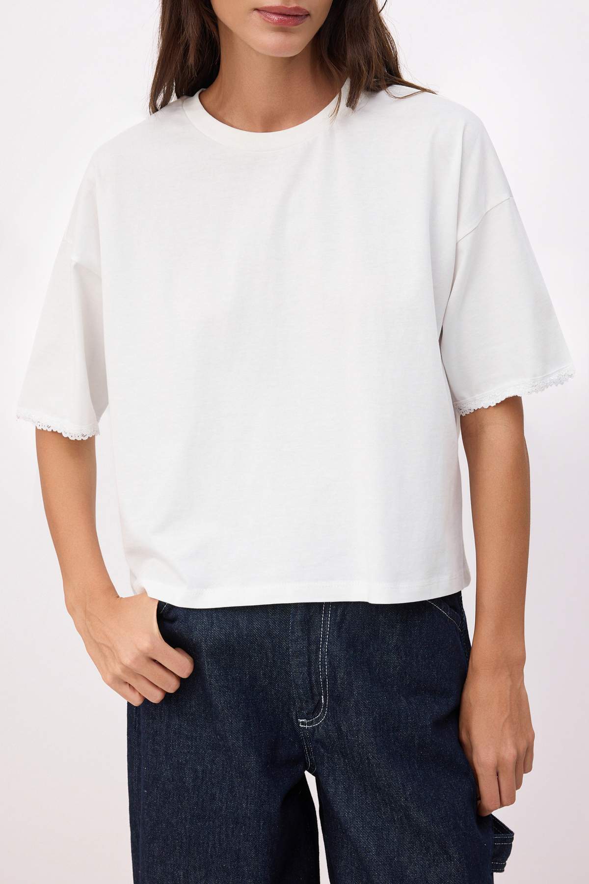 Trendyolmilla  Ekru Düz Boxy Bisiklet Yaka Düşük Kol Kısa %100 Pamuk Örme T-Shirt TWOSS26TS00170 - Görsel 3