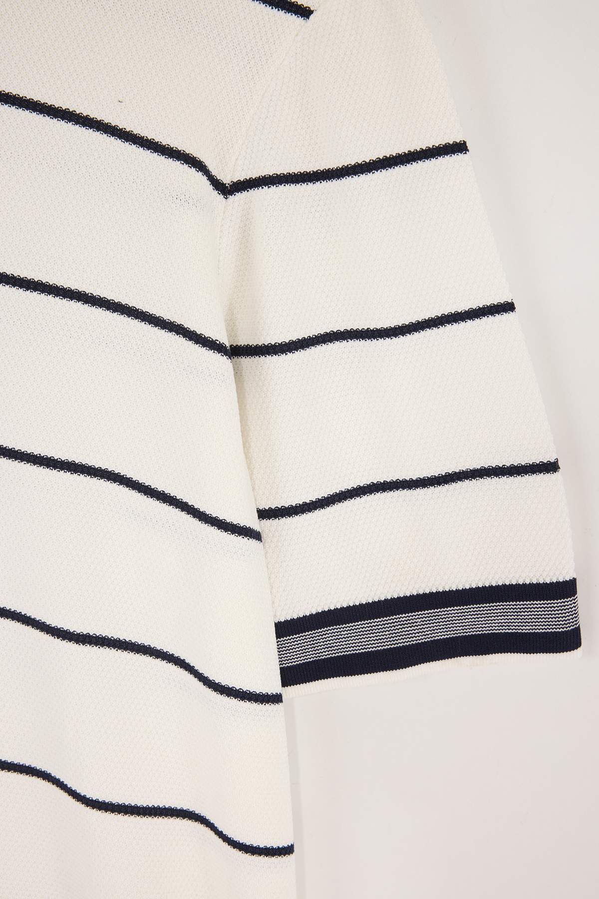 Trendyolmilla  Ekru Regular/Normal Kesim Çizgili Triko T-Shirt TMNSS26TS00021 - Görsel 5