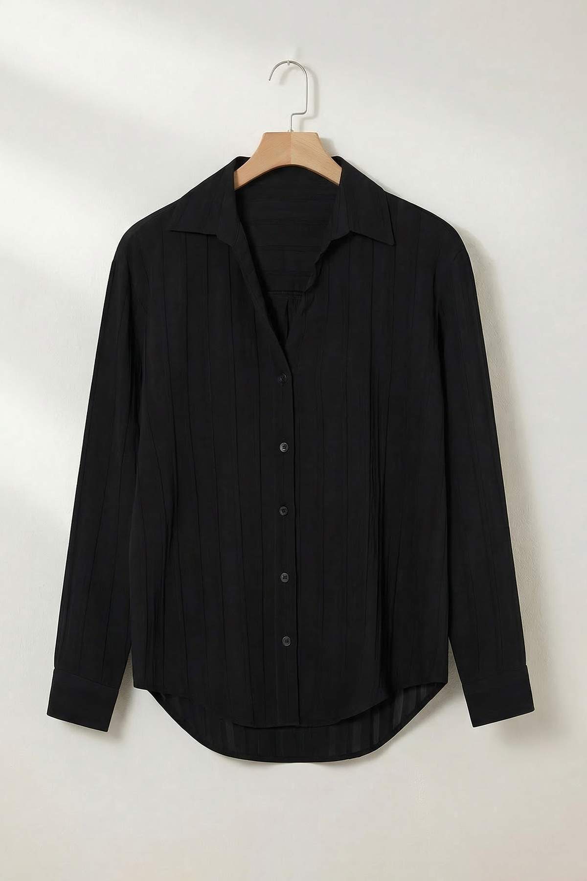 Trendyolmilla  Siyah V Yaka Hafif Kumaş Gömlek TDRSS26GO00026 - Görsel 6