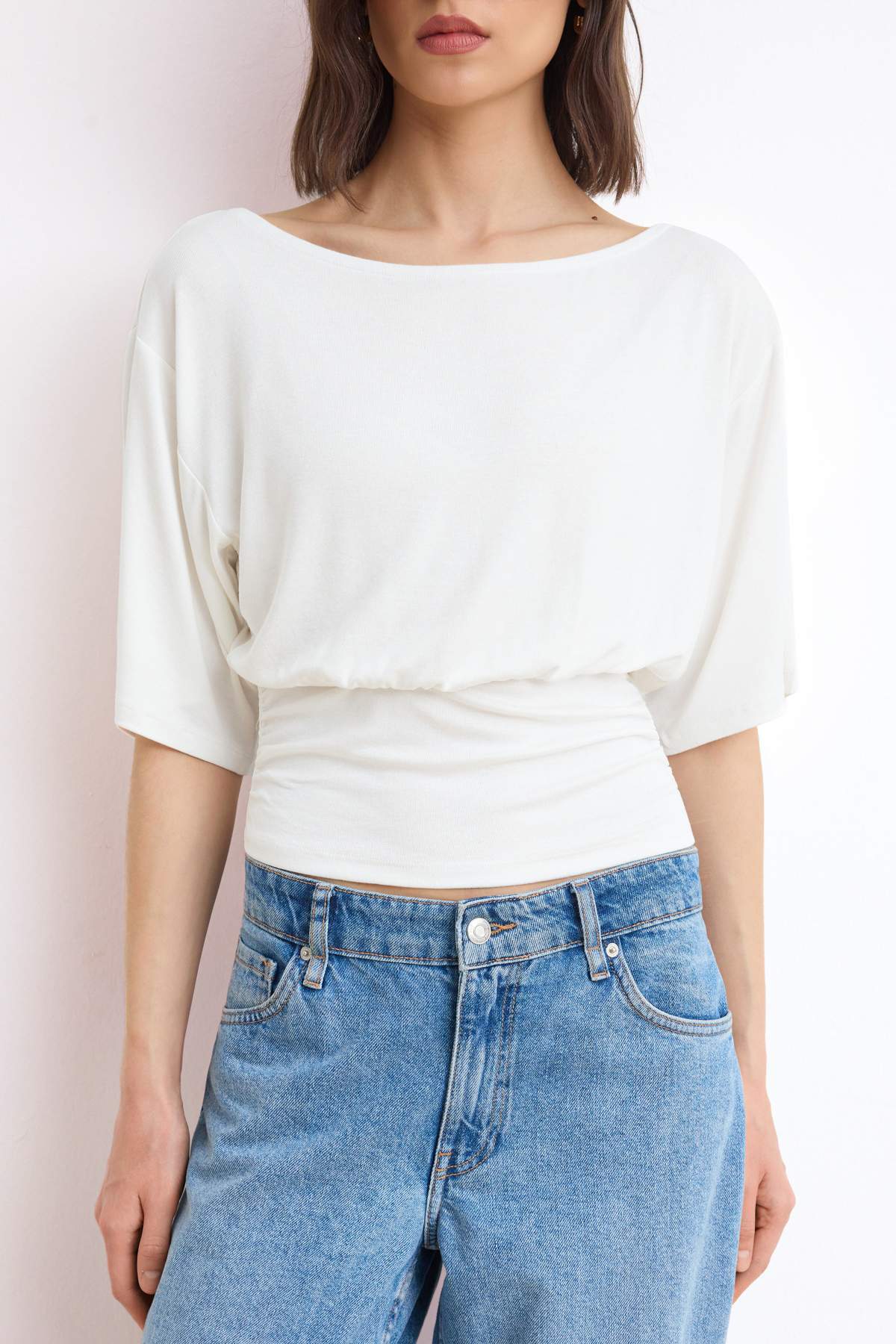 Trendyolmilla  Ekru Düz Regular/Normal Kalıp Asimetrik Yaka Yumuşak Örme Bluz TWOSS26BZ00097 - Görsel 3