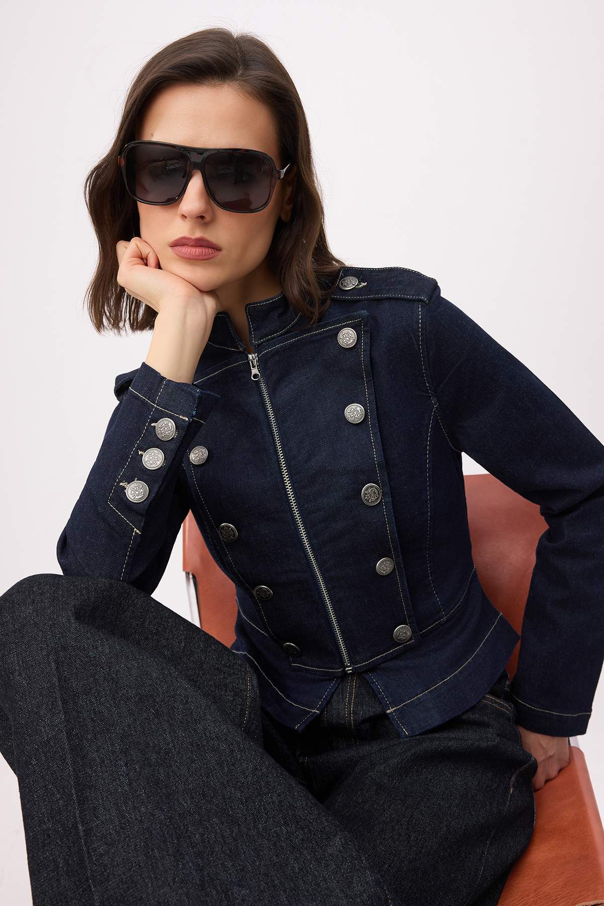 Trendyolmilla Koyu Mavi Düğme Detaylı Napolyon Denim Ceket TWOSS26CE00049
