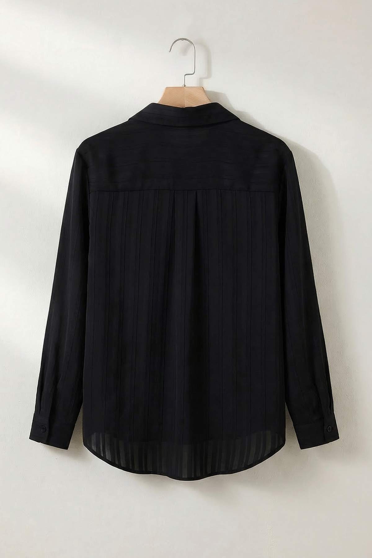 Trendyolmilla  Siyah V Yaka Hafif Kumaş Gömlek TDRSS26GO00026 - Görsel 7