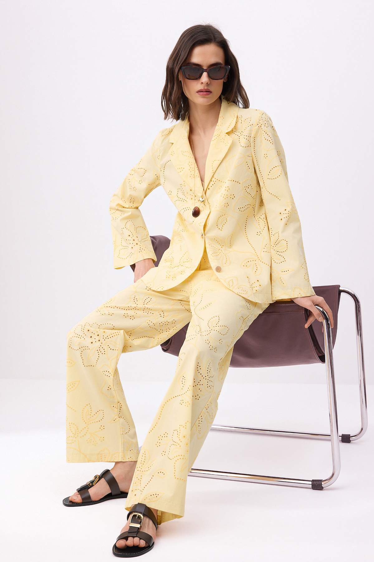 Trendyolmilla  Açık Sarı Brode Blazer Ceket Pantolon Dokuma Alt - Üst Takım TWOSS26AU00066