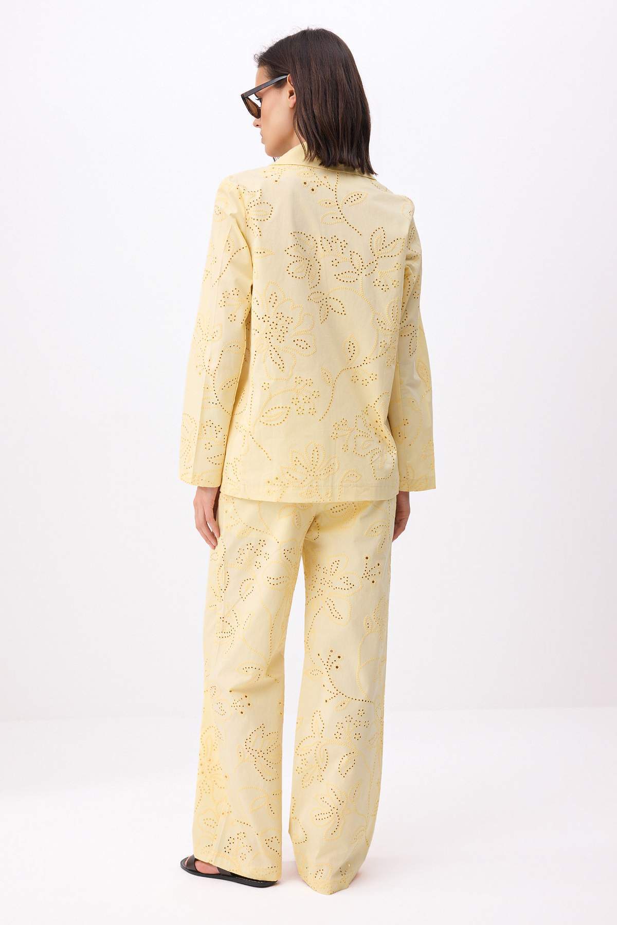 Trendyolmilla  Açık Sarı Brode Blazer Ceket Pantolon Dokuma Alt - Üst Takım TWOSS26AU00066 - Görsel 4