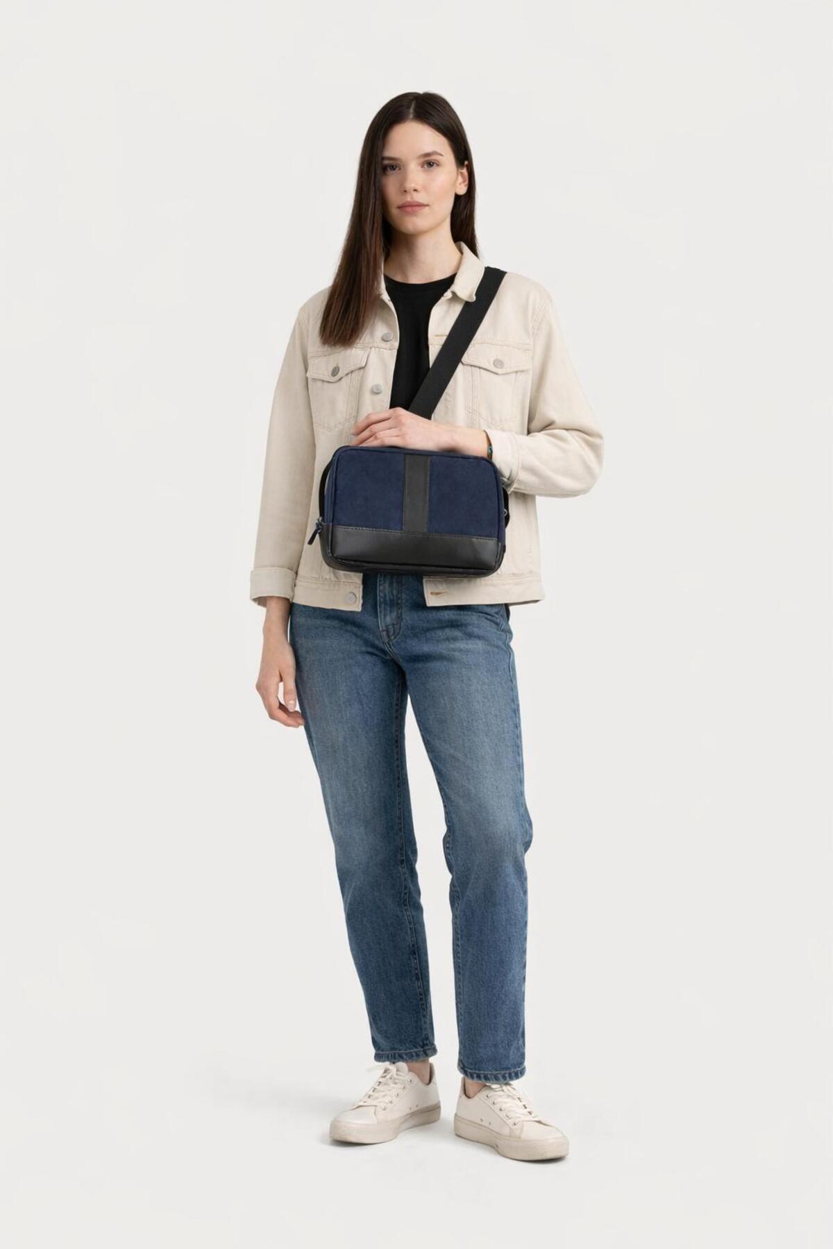 Aggu Bebe  Unisex Çapraz Mini Çanta Ayarlanabilir Askılı Yan Çanta Deri Detaylı Omuz Çantası - Lacivert - Görsel 7