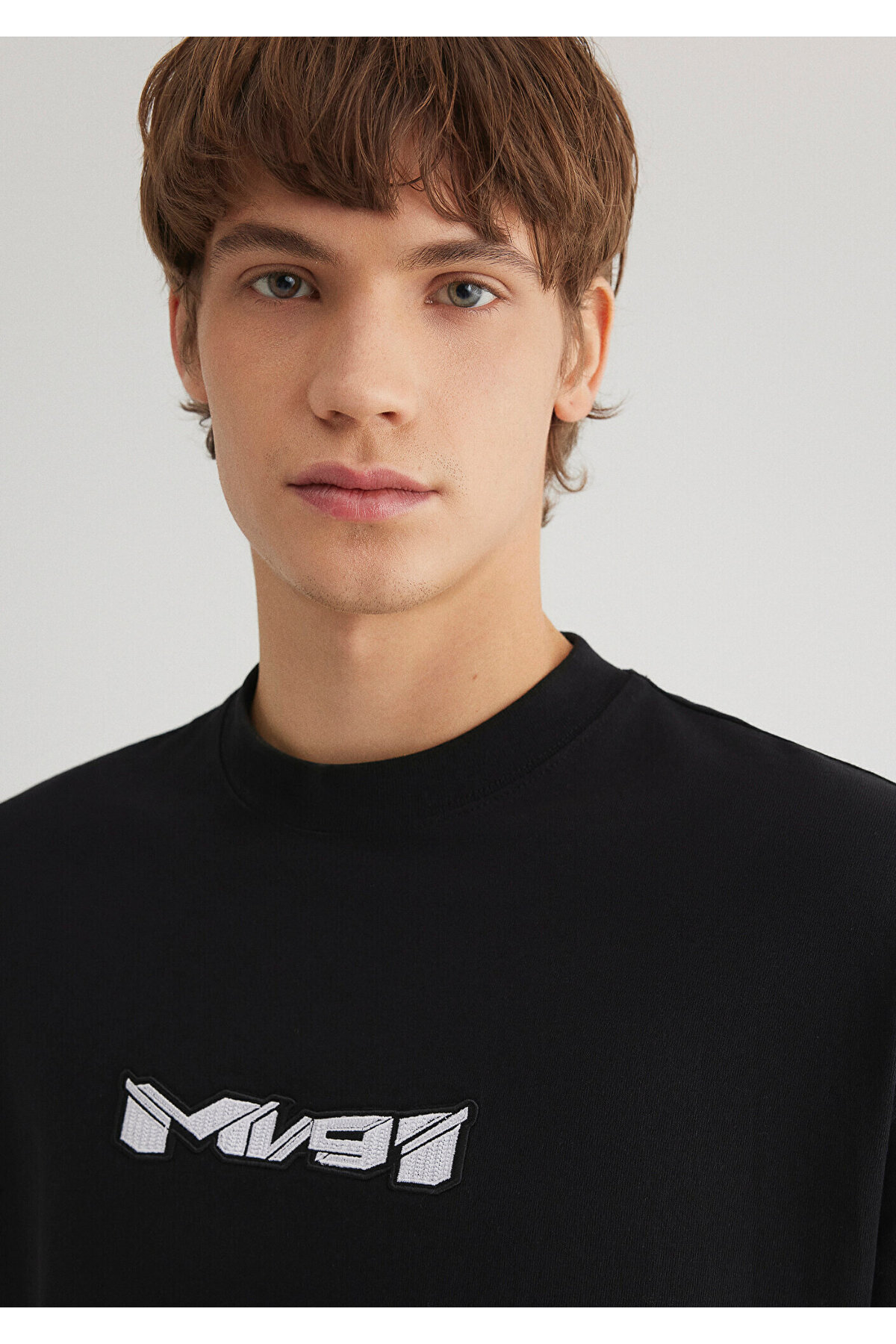Mavi  MV91 Nakış Detaylı Siyah Tişört Boxy Fit 0612576-900 - Görsel 5