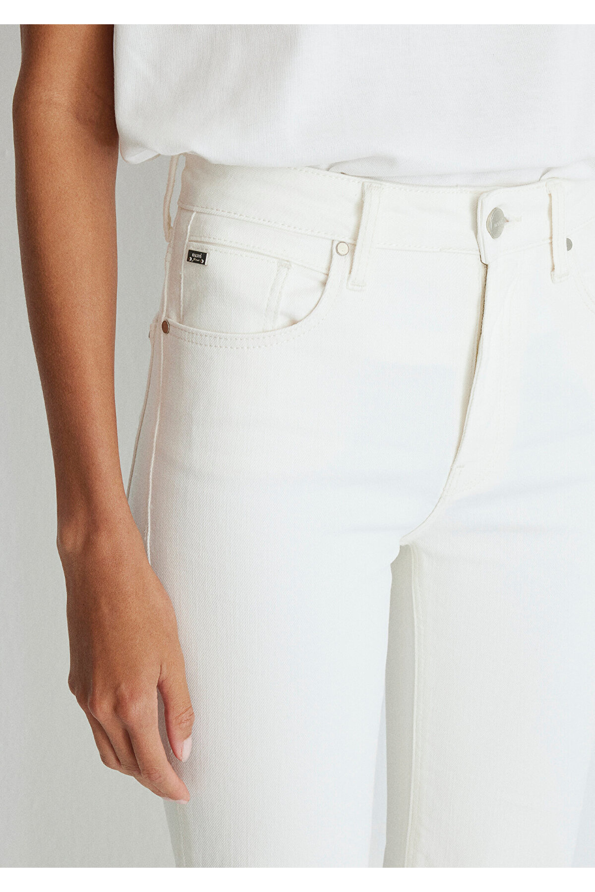 Mavi  Viola Premium Beyaz Jean Pantolon 101048-86478 - Görsel 7