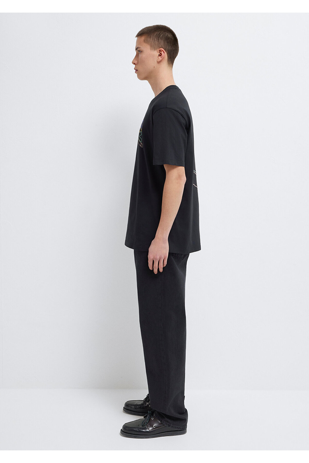 Mavi  Logo Sırt Baskılı Siyah Tişört Loose Fit / Bol Rahat Kesim 0612350-900 - Görsel 4