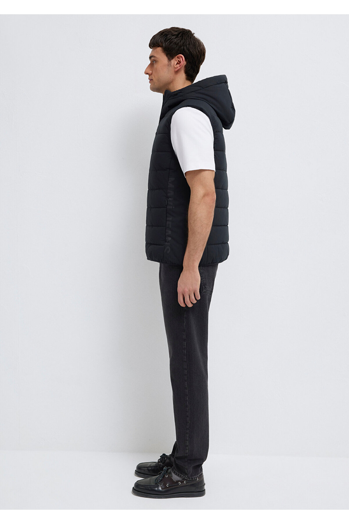 Mavi  Jeans Detaylı Kapüşonlu Siyah Şişme Yelek Regular Fit / Normal Kesim 0110554-900 - Görsel 4