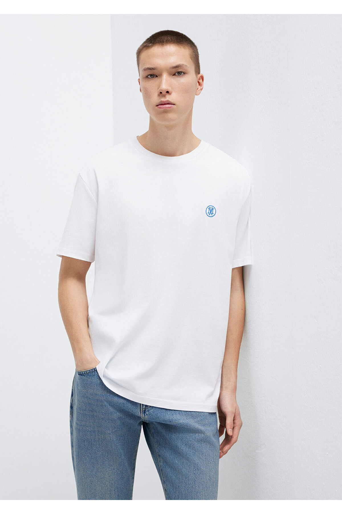 Mavi  Mühür Logo Nakışlı Beyaz Tişört Loose Fit / Bol Rahat Kesim 067074-620 - Görsel 2