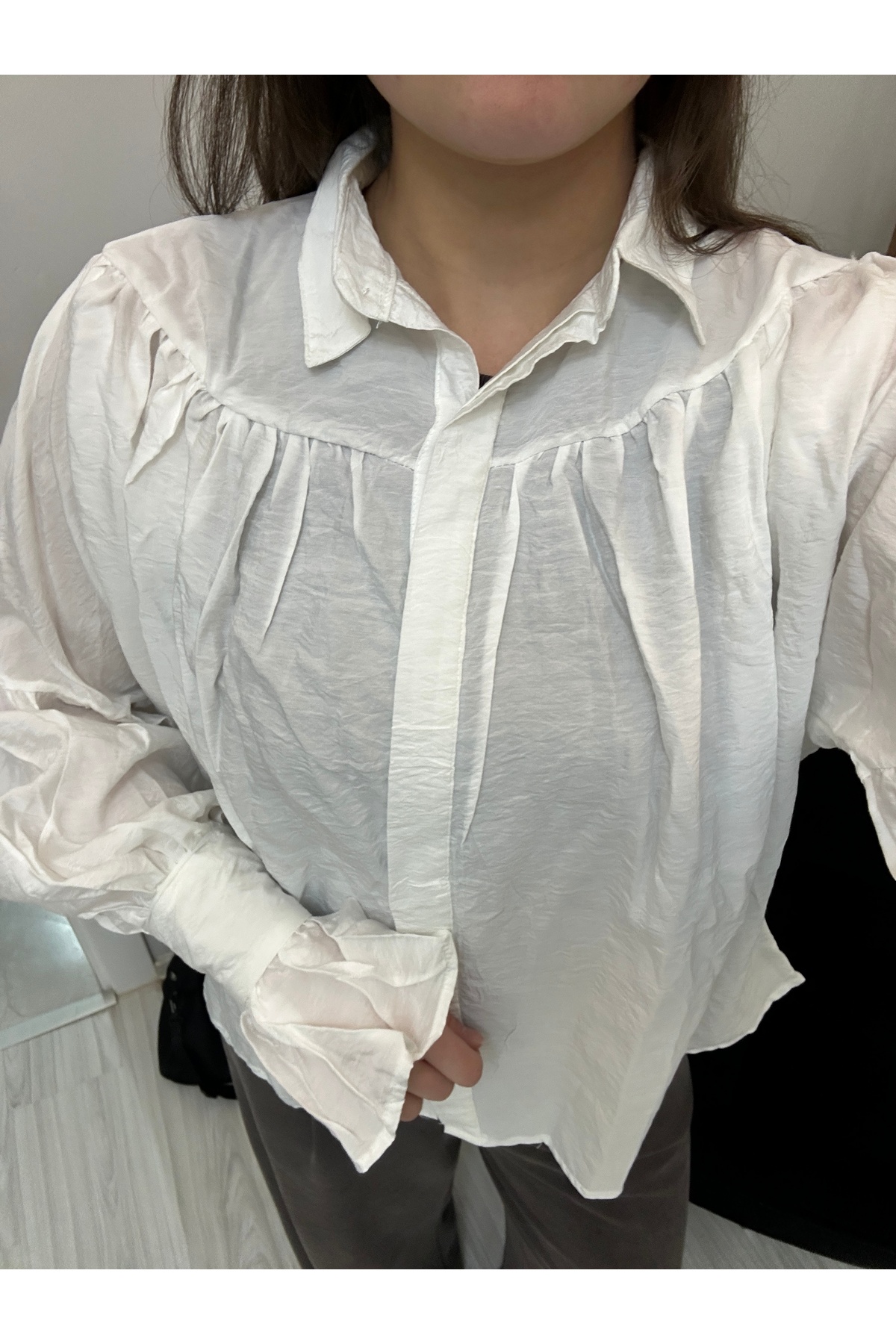Genel Markalar  Beyaz Büzgü Ve Kol Detaylı Gömlek - Görsel 5