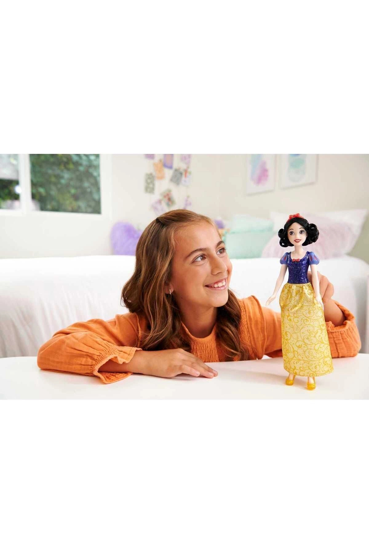 DİSNEY Mattel Disney Pamuk Prenses moda bebeği ve aksesuarları HLW08 fotoğrafı 2 (önizleme)