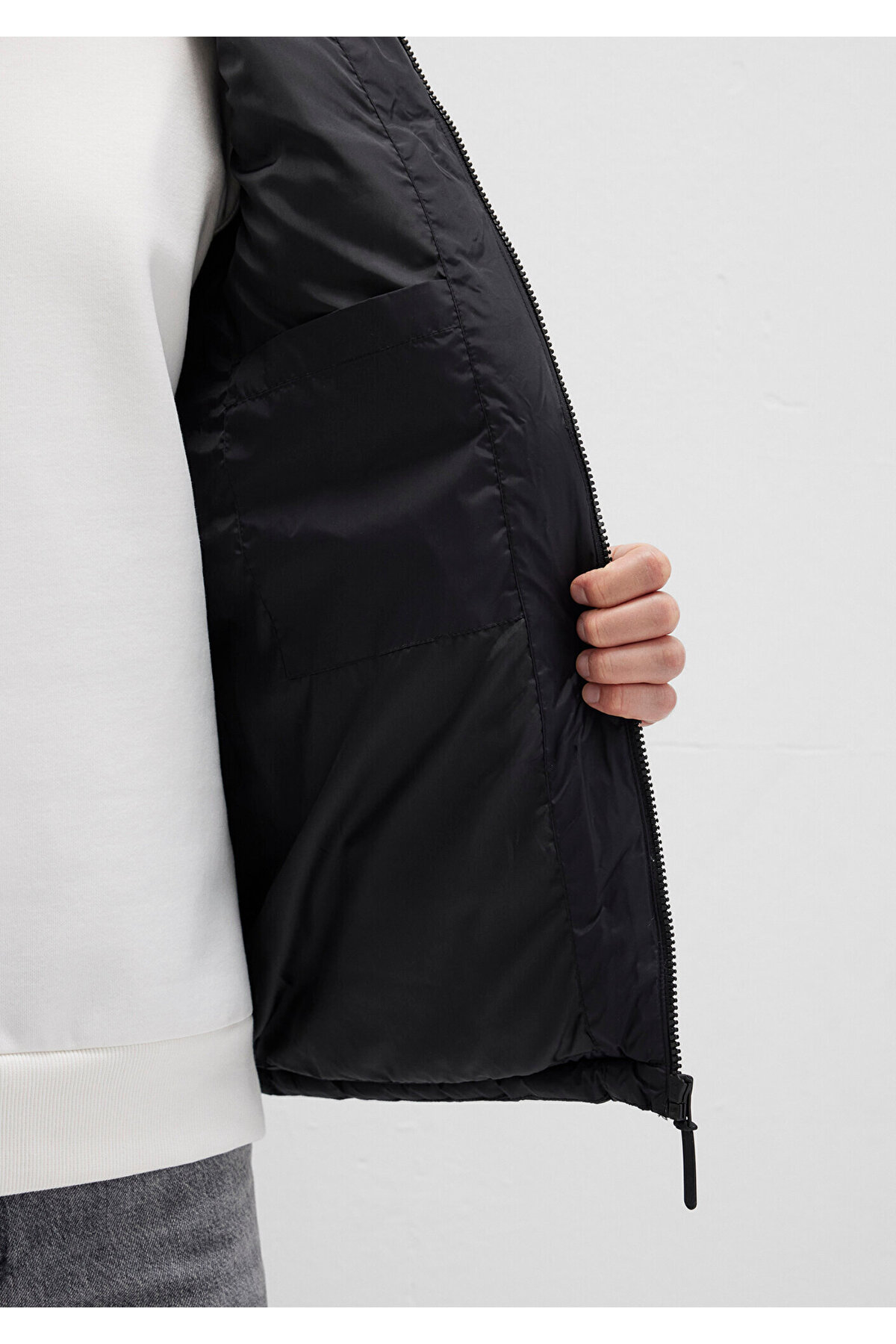 Mavi  Kapüşonlu Siyah Şişme Yelek Regular Fit / Normal Kesim 0110604-71379 - Görsel 7