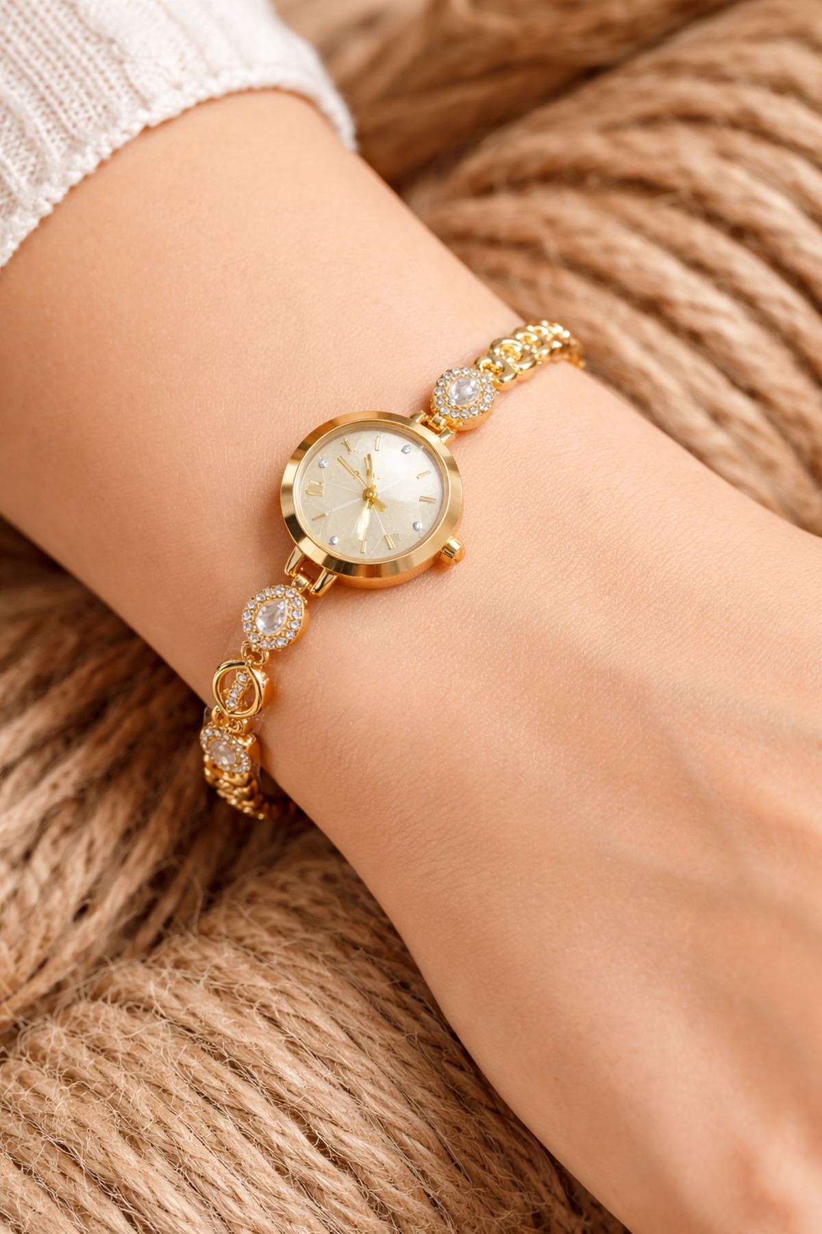 MİNPO  Taşlı Gold Kadın Kol Saati – Bileklik Model Şık Tasarım
