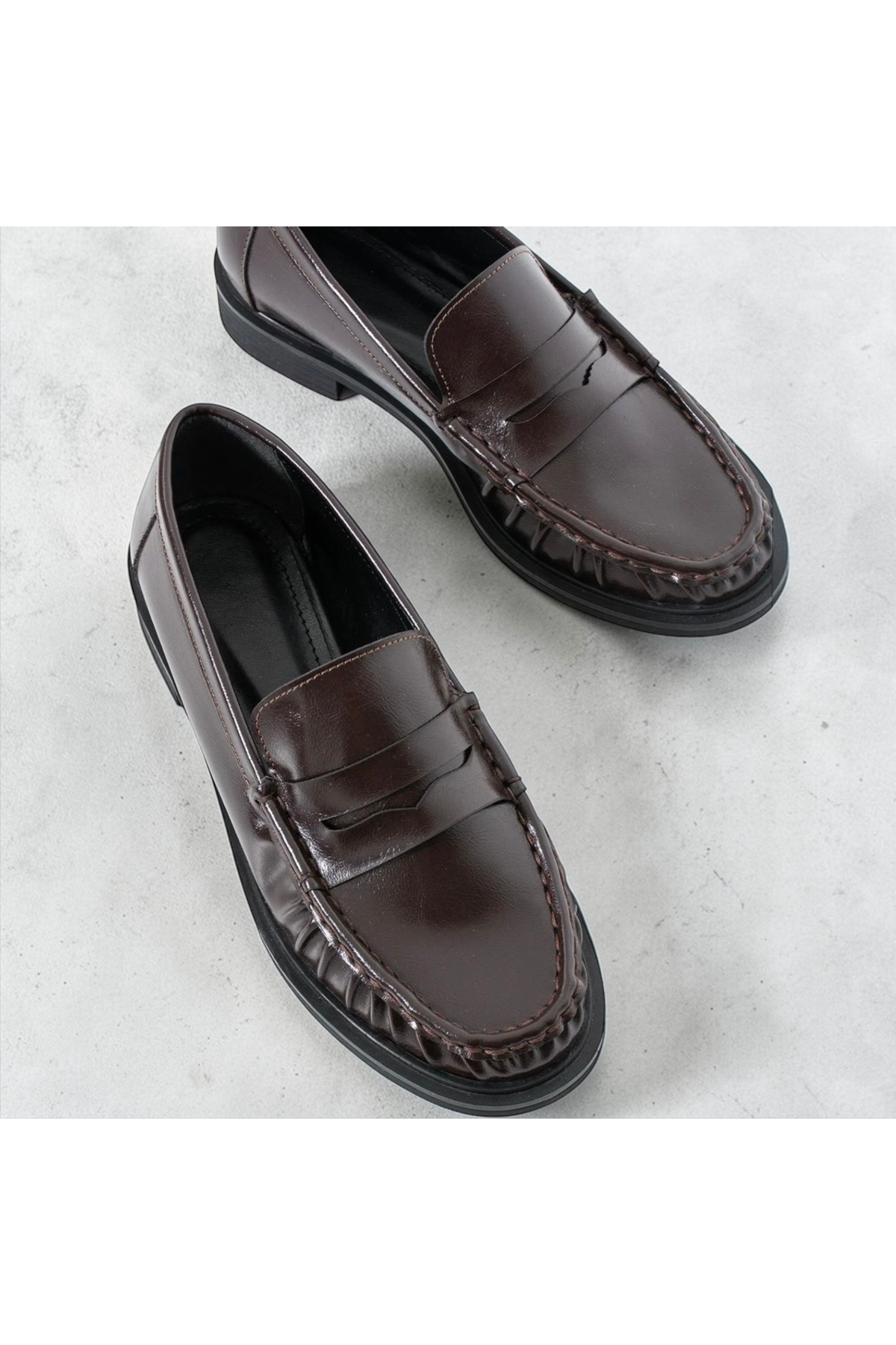 runa shoes büzgü detay parlak loafer makosen