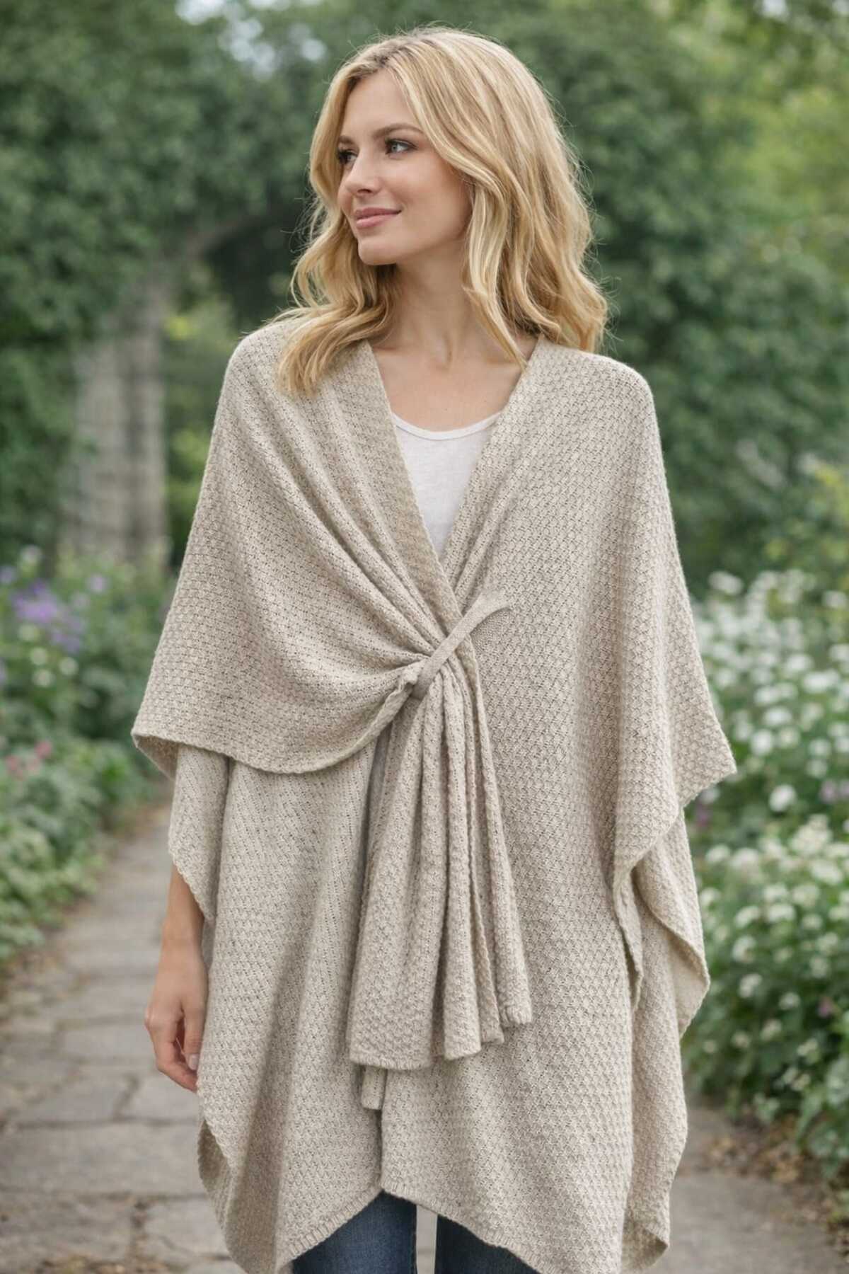 Butik  Moda Kadın Bej Renk Trend Panço Hırka