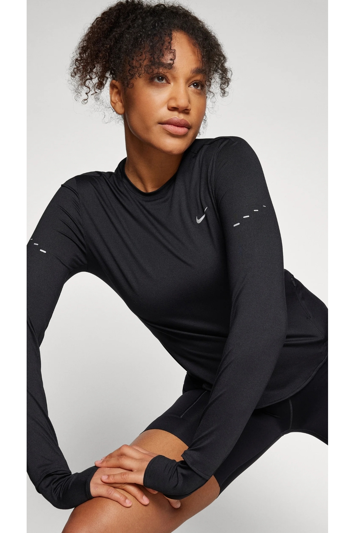 Nike Swift Dri-FIT UV Uzun Kollu Yuvarlak Yaka Koşu Tişörtü ASLAN