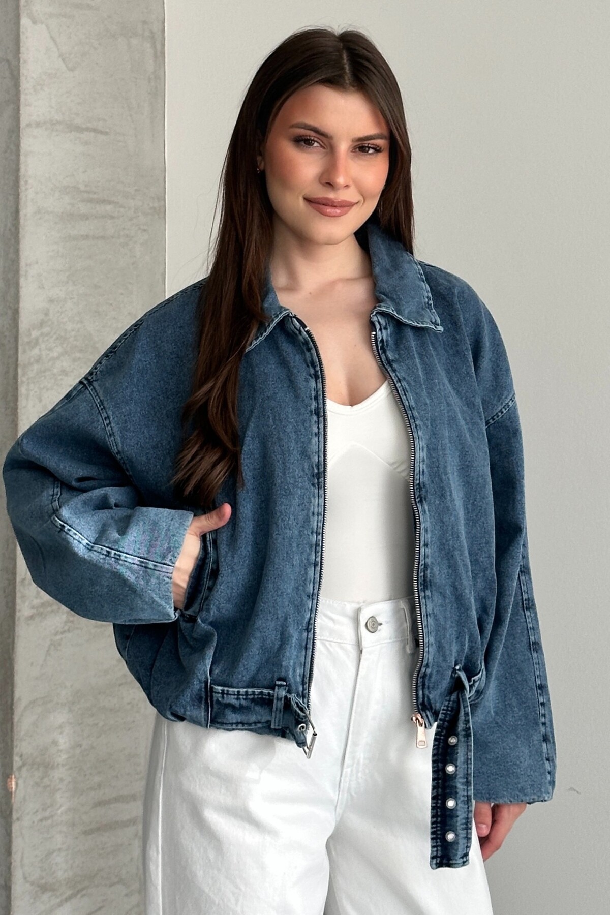 moda armanc  Kadın Oversize Bomber Jean Ceket – Kemer Detaylı Denim Kot Ceket - Görsel 3