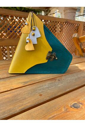 YILDIZ CİVLAN Deri El Yapımı Üçgen Çanta