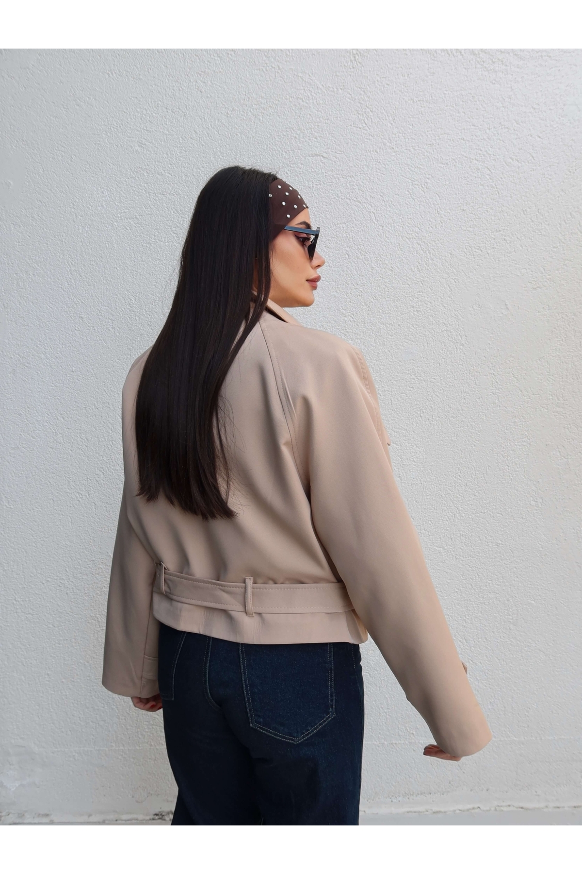ESRAHELVACI Dik Yaka Kuşaklı Kısa Trench görsel 4