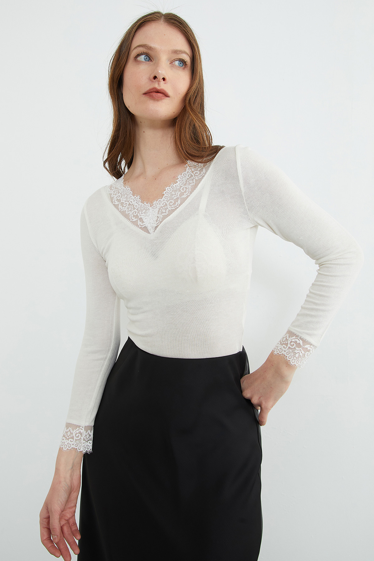 Fullamoda  Kol Ve Yaka Dantelli Transparan Bluz - Görsel 3