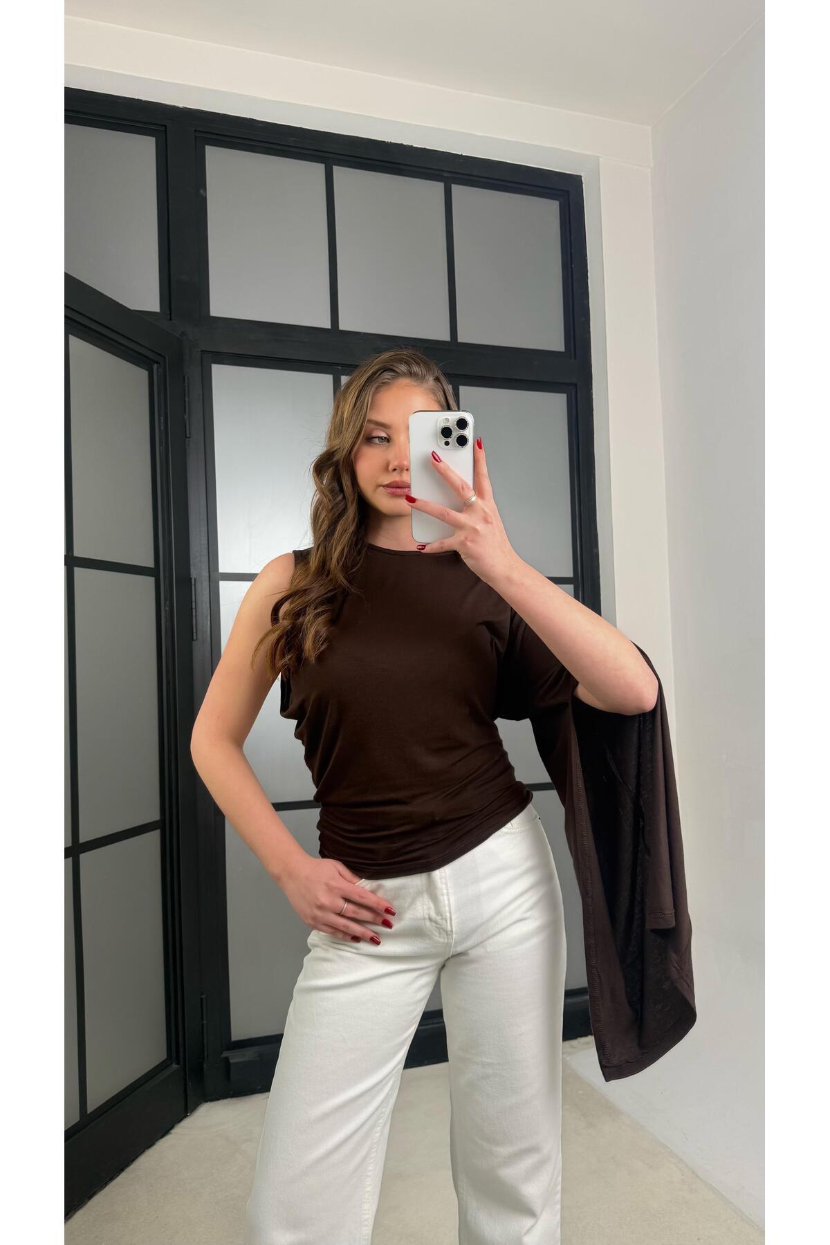 Gaus  Kahve Tek Omuz Pelerin Bluz GAUS-01276